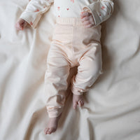 cam-cam-copenhagen-baby-leggings-louie-gots-coral-cam-119-104-056