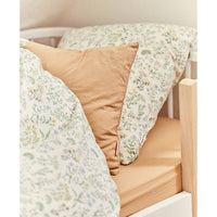 dear-april-junior-bedding-100x140-40x45cm-sandy-feet-dear-2-100140-3
