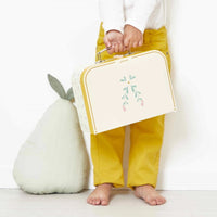 janod-shiny-grandma-dinner-ware-suitcase-jura-j06637