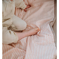 kadolis-faro-quilted-blanket-100x140cm-peach-stripes-kado-couv100140pea