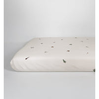 kadolis-printed-fitted-sheet-organic-cotton-crib-70x140cm-petite-plum-kado-dhco70140ppl