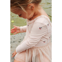 konges-sløjd-strut-ls-swimsuit-grs-cherry-blush-kong-s24ks101058-cherry-3y