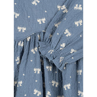 konges-sløjd-vida-dress-gots-boucle-blue-kong-w25ks104033-bobl-2y