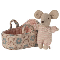maileg-baby-mouse-in-carry-cot-rose