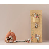 maileg-pumpkin-carriage-mouse-mail-11440300
