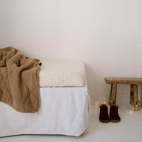 rose-in-april-fitted-sheet-print-mini-heart-cru-mustard-baby-nursery-ria-art000000775-03