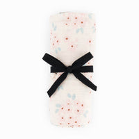 rose-in-april-swaddle-print-may-baby-nursery-clothing-wear-fashion-accessories-ria-art000001245-01