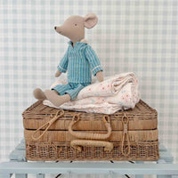 rose-in-april-swaddle-print-may-baby-nursery-clothing-wear-fashion-accessories-ria-art000001245-05