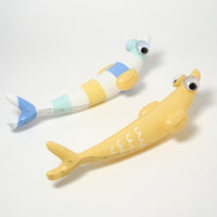 sunnylife-kids-inflatable-noodle-finn-the-fish-multi-set-of-2-sunl-s51knmul