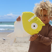 sunnylife-kids-wet-bag-finn-the-fish-neon-yellow-sunl-s51kwbny