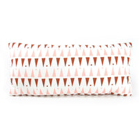 nobodinoz-cushion-averell-pink-terracotta-triangles-01