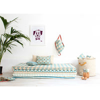nobodinoz-cushion-averell-sand-white-stars-04