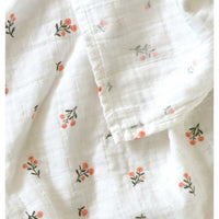 a-little-lovely-company-muslin-cloth-set-of-2-little-flowers-baby-nursery-allc-mulfpi01-00003