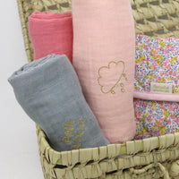 barnabe-aime-le-café-muslins-petit-caillou-barn-lanlav-petit-caillou- (6)