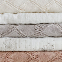 cam-cam-copenhagen-leaf-knit-blanket-blue-mist- (3)