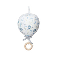 cam-cam-copenhagen-music-mobile-balloon-with-maple-wood-ring-pressed-leaves-blue- (1)
