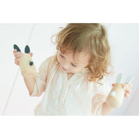 kukkia-a-pair-of-loving-musical-rabbits- (13)
