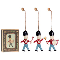 maileg-3-metal-soldiers-in-a-box- (1)