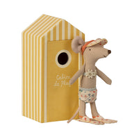 maileg-beach-mice-big-sister-in-cabin-de-plage- (1)