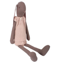 maileg-mega-brown-bunny-girl-02