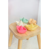 oli-&-carol-origami-boat-mint-teether- (24)