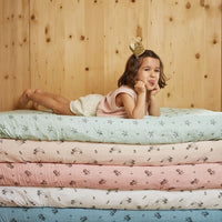 rose-in-april-fitted-sheet-olivia-fawn-print-ecru- (5)