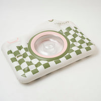 sunnylife-luxe-lie-on-float-camera-olive-sunl-s3llieca- (2)