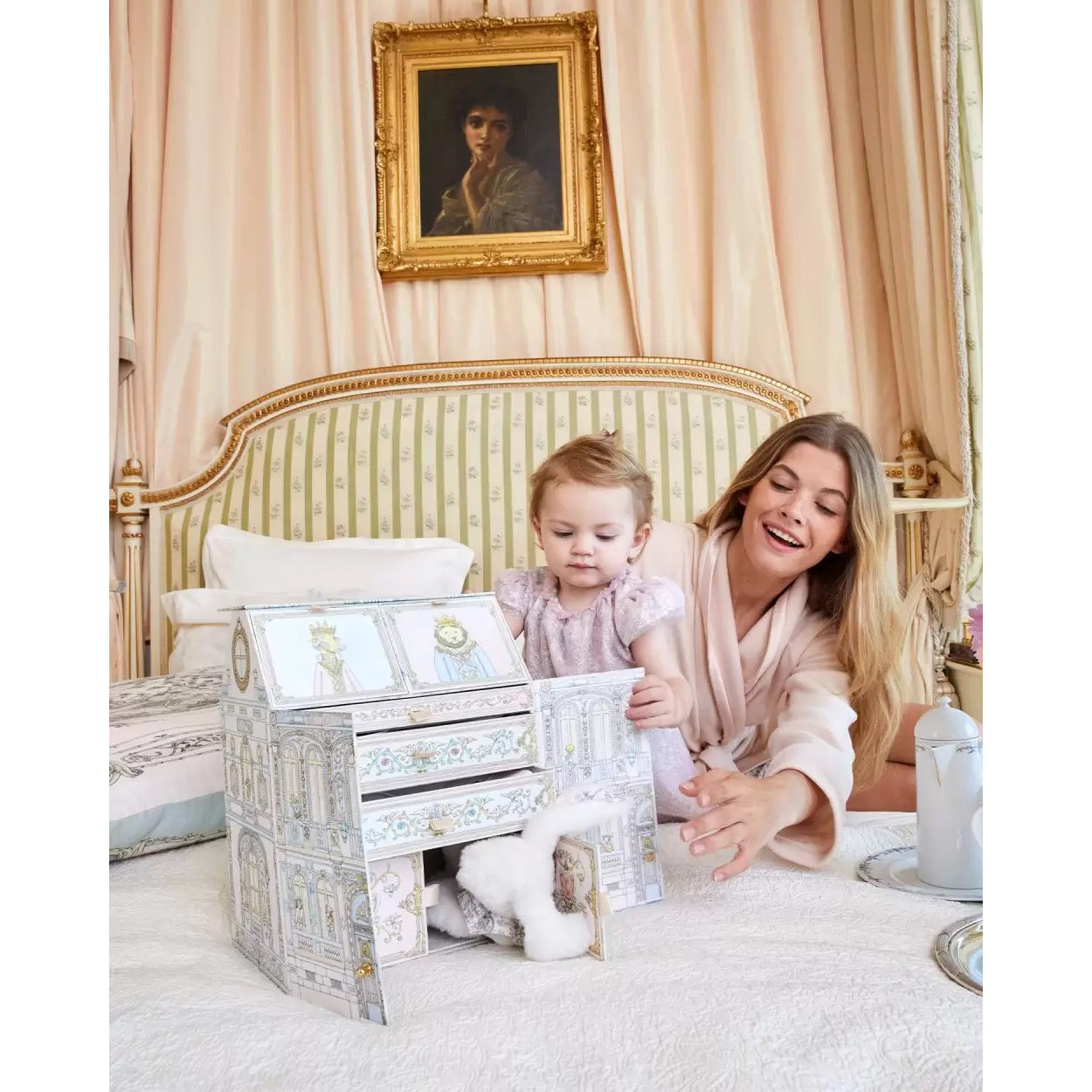 atelier-choux-advent-calendar-2-muslin-reversible-bib-toile-de-jouy-lapin-stationary-set-key-ring-cake-toppers-atel-1211134