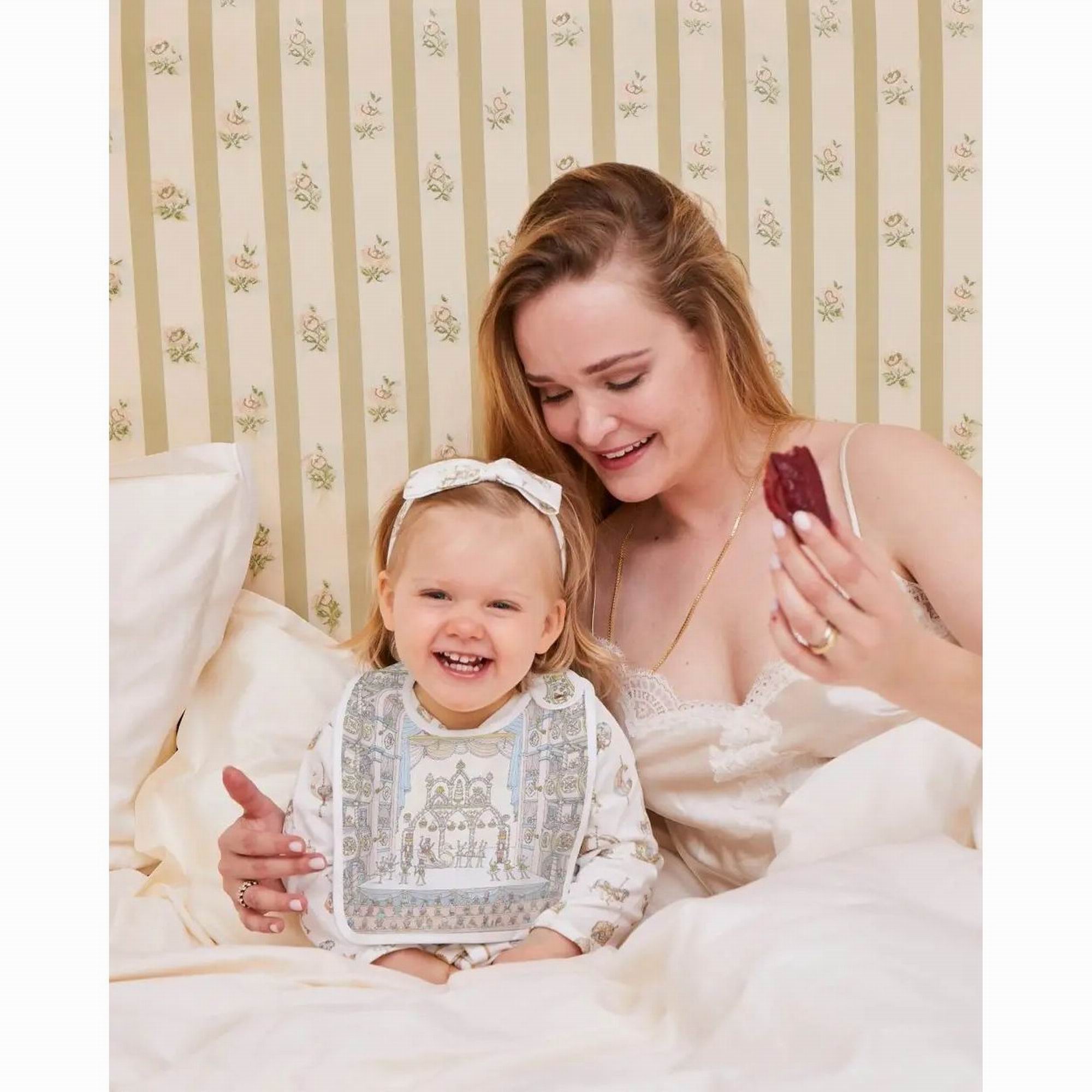 atelier-choux-satin-bib-nutcracker-baby-nursery-atel-1381301-04