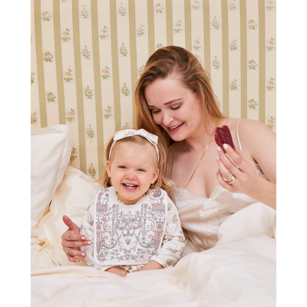 atelier-choux-satin-bib-toile-de-jouy-pink-atelier-choux-&-caitlin-wilson-29x21cm-atel-1381288