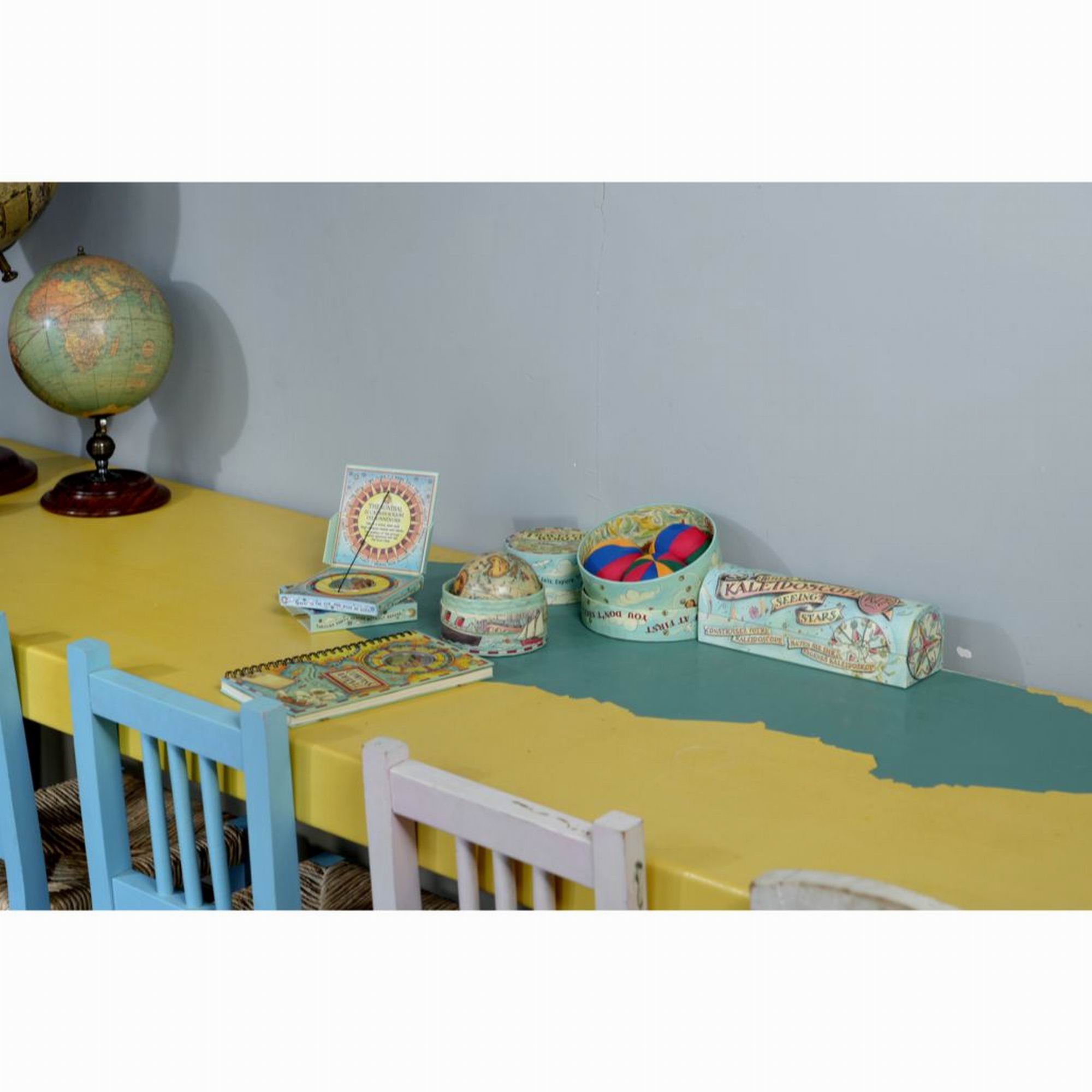 authentic-models-maritime-pocket-sundial-book-aumd-ms019a-04