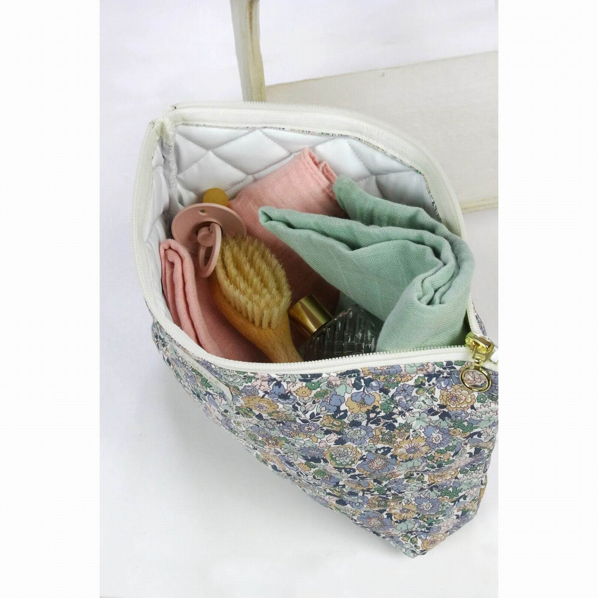barnabe-aime-le-caf-toilet-bag-jenny-30x19x7cm-clothing-wear-fashion-accessories-barn-toil-jenny-03
