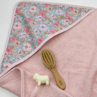 barnabe-aime-le-café-bath-towel-sofia-79x79cm-barn-cabain-sofia