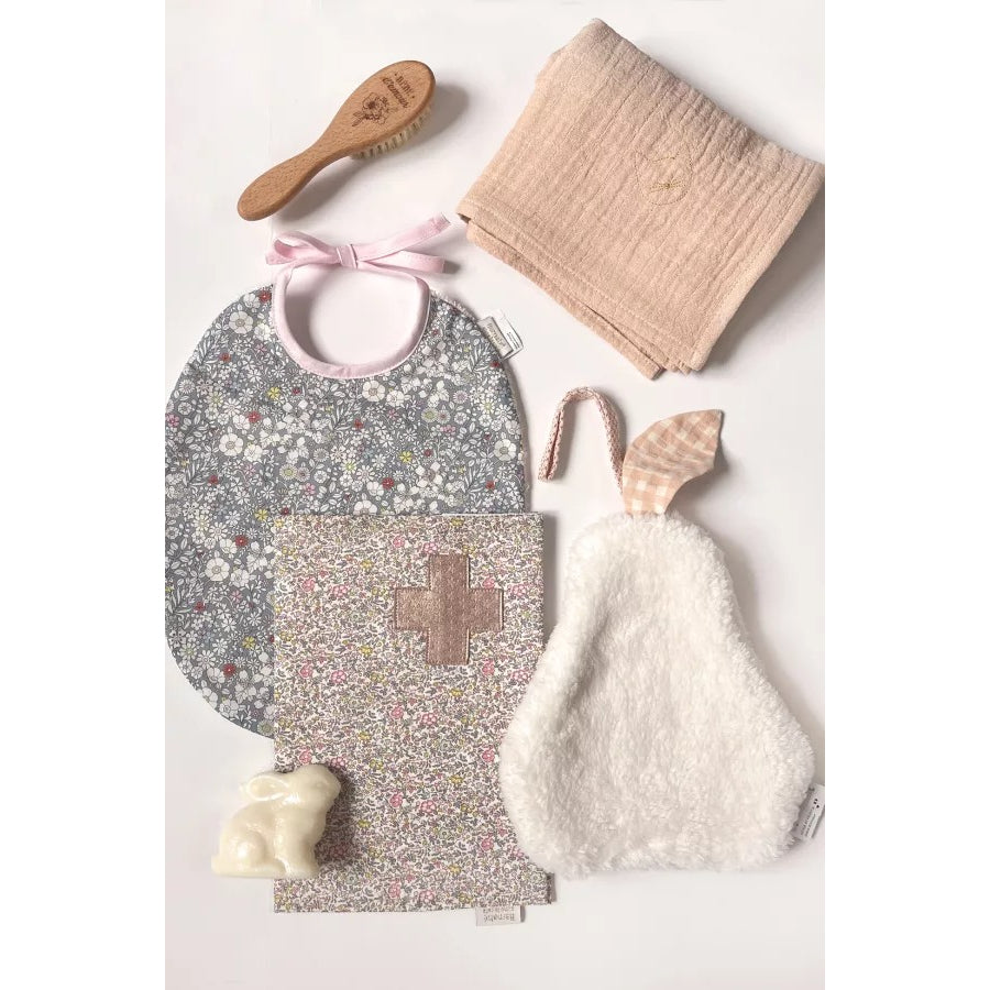 barnabe-aime-le-café-bib-katie-2025-22x29cm-barn-babo-katie2025