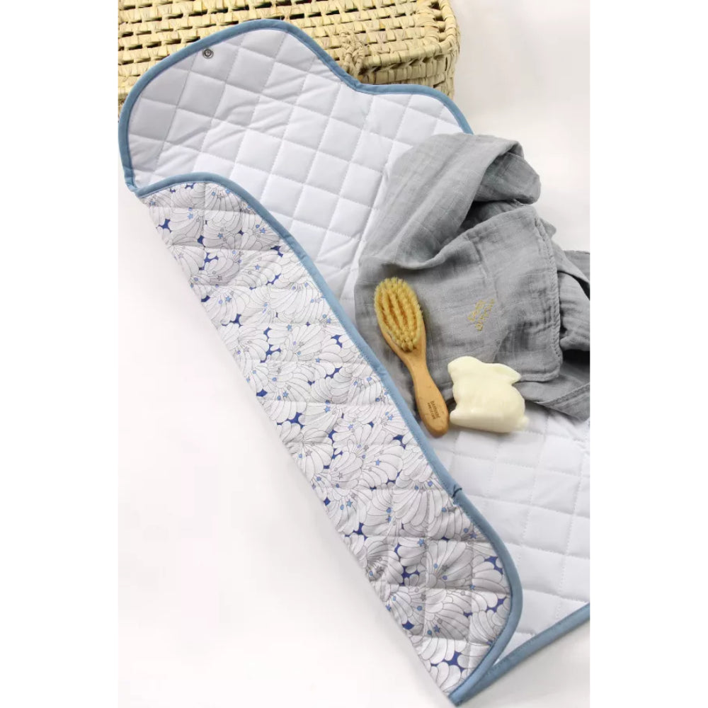 barnabe-aime-le-café-changing-mat-côme-67x42cm-barn-mat-come