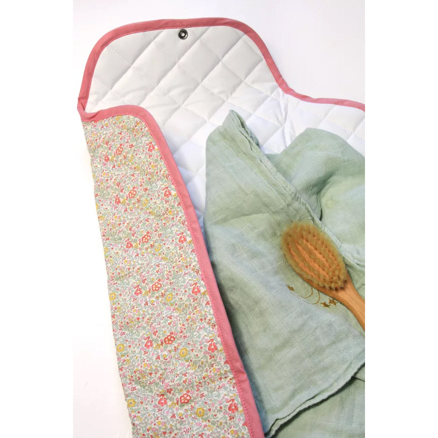 barnabe-aime-le-café-changing-mat-paloma-67x42cm-barn-mat-paloma