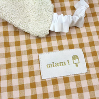 barnabe-aime-le-café-elastic-towel-bib-moutarde-24x31cm-barn-serviet-moutarde