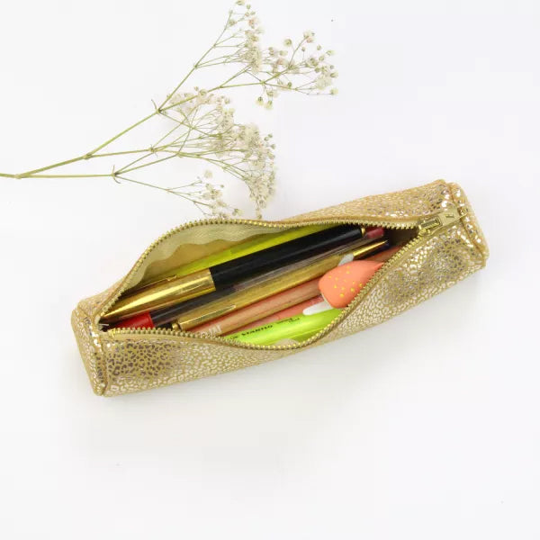 barnabe-aime-le-café-lily-penicl-case-pathere-barn-lily-panthere