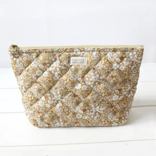 barnabe-aime-le-café-toilet-bag-harper-barn-toil-harper