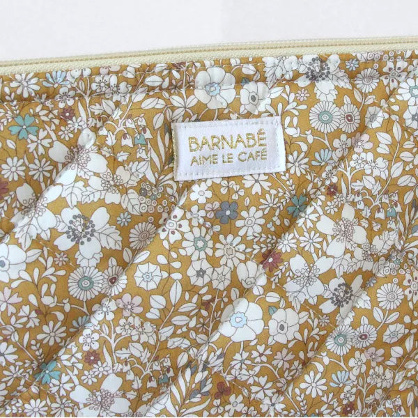 barnabe-aime-le-café-toilet-bag-harper-barn-toil-harper