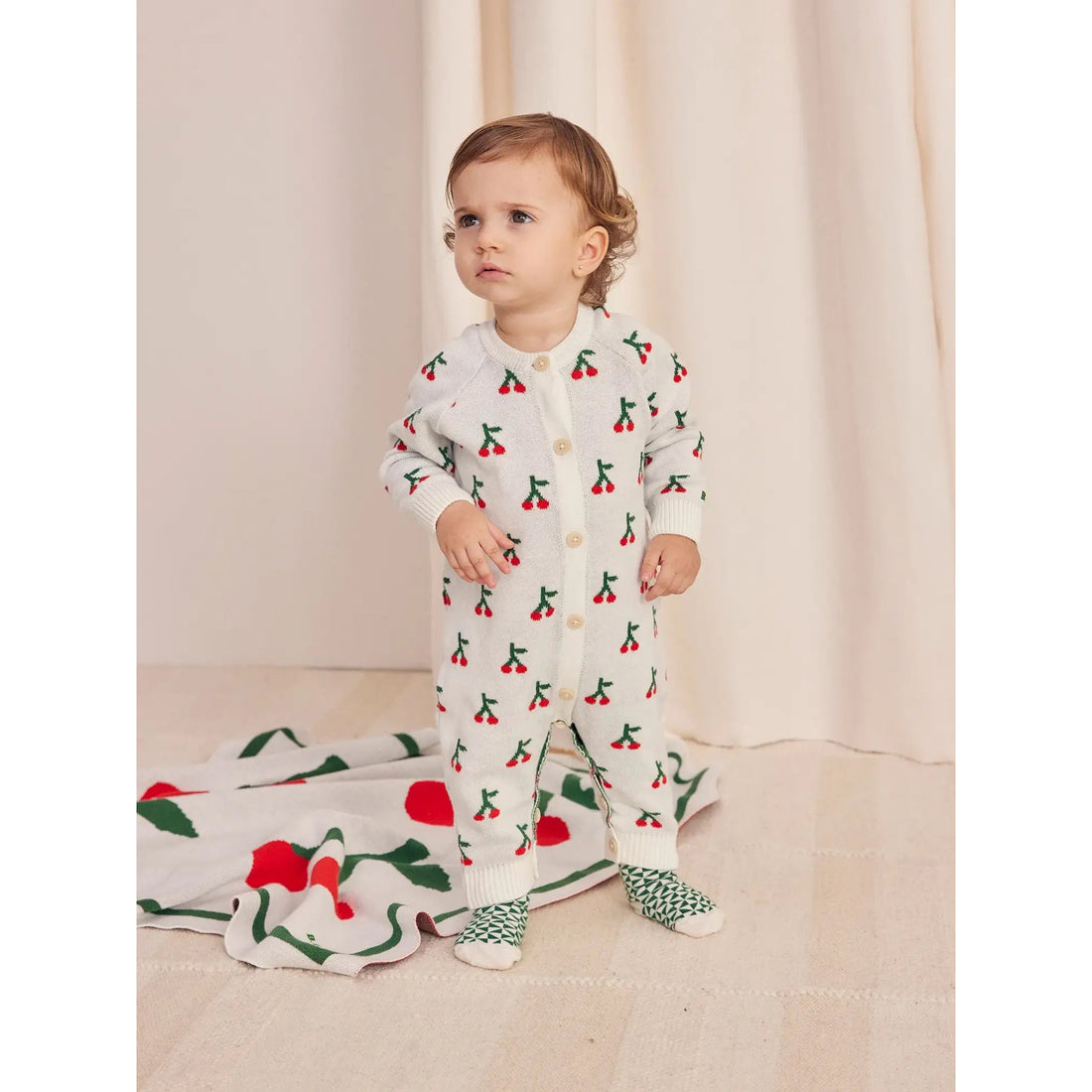 bobo-choses-baby-cherry-all-over-knitted-overall-gift-set-offwhite-bobo-w24b224ab109-6m