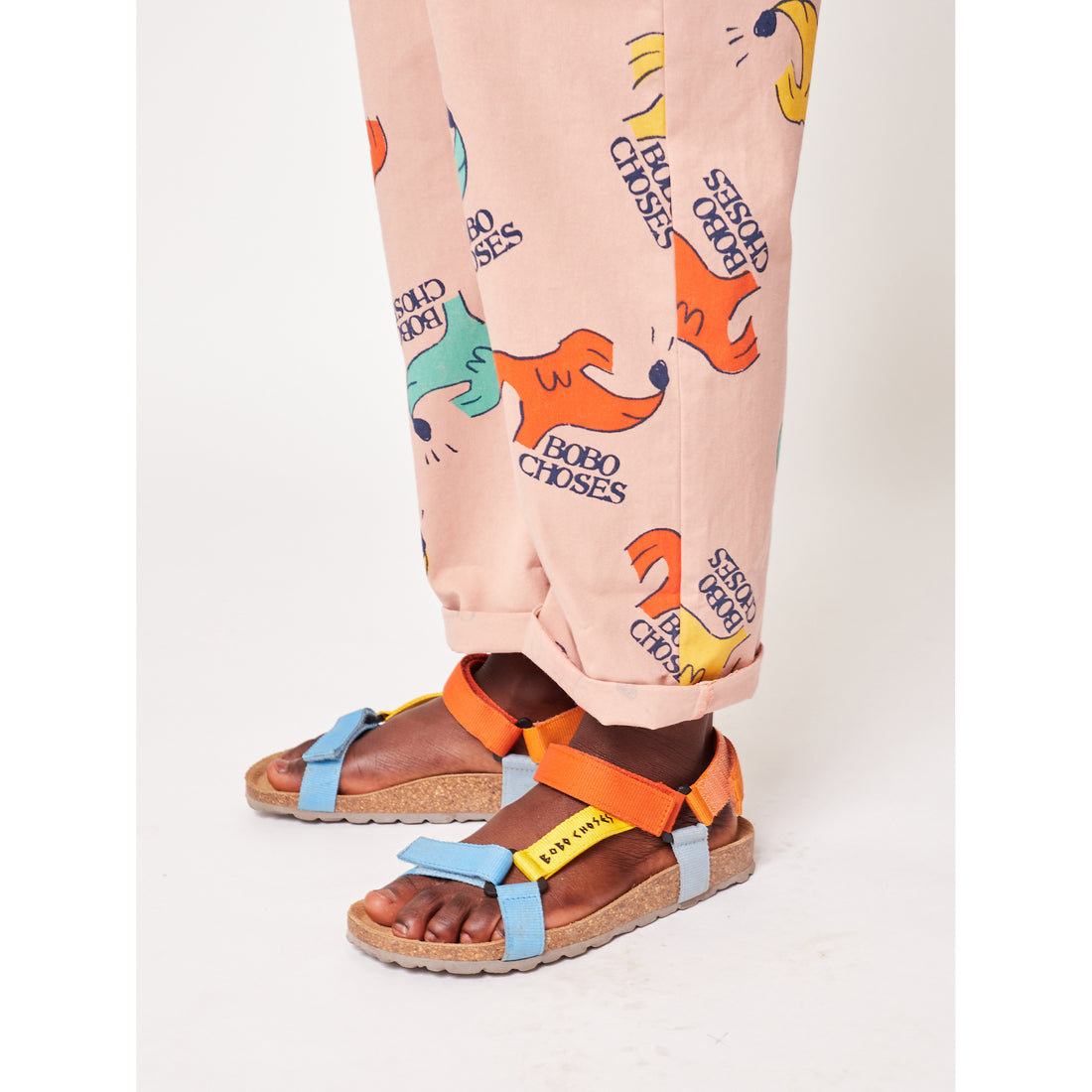 bobo-choses-sniffy-dog-woven-overall-bobo-s22-122ac119-2-3y (5)
