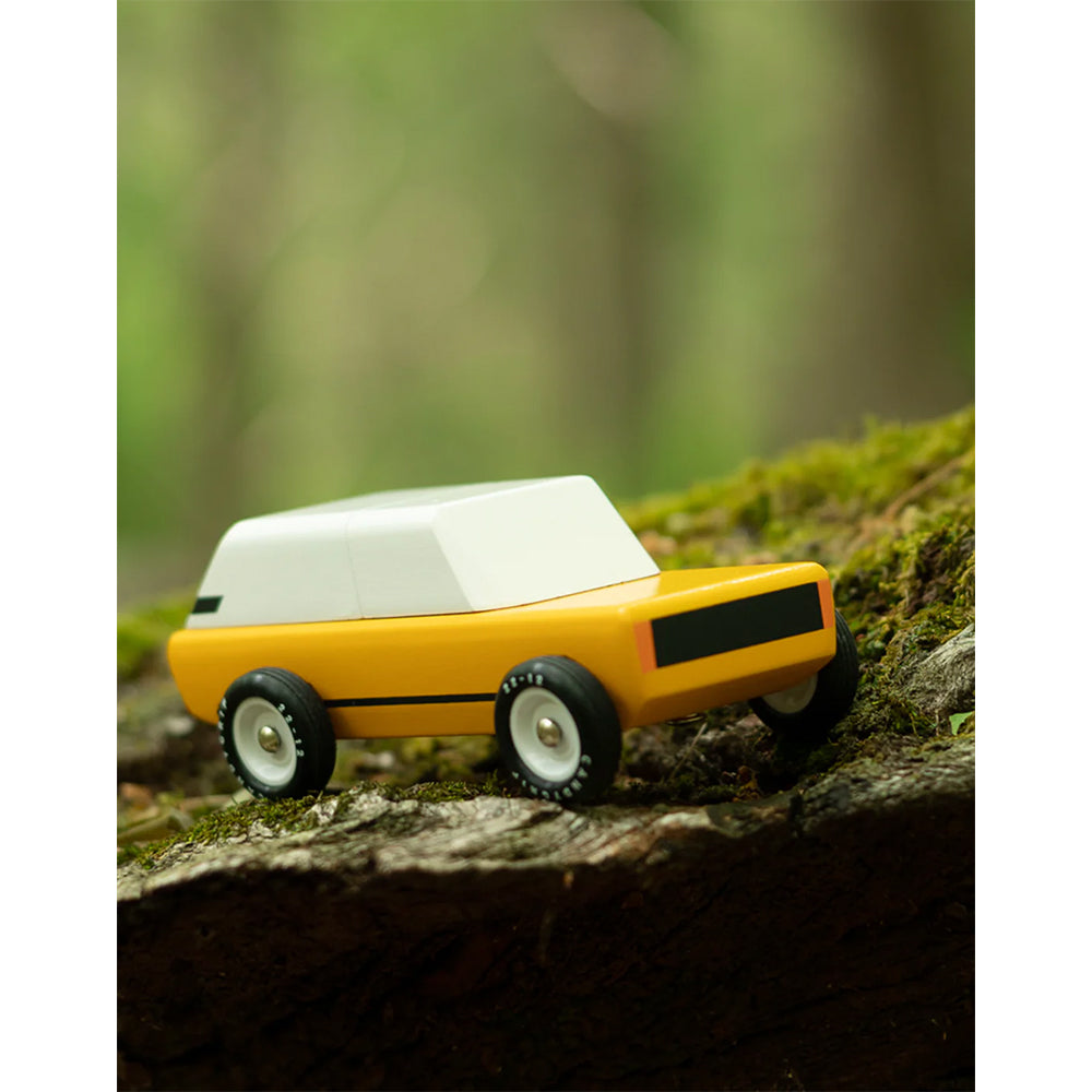 candylab-candycar-cotswold-gold