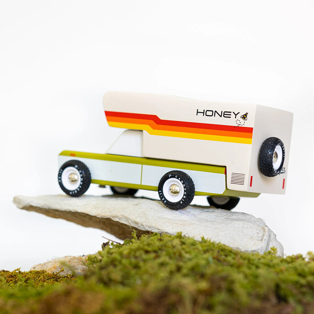 candylab-candycar-honeybee-camper