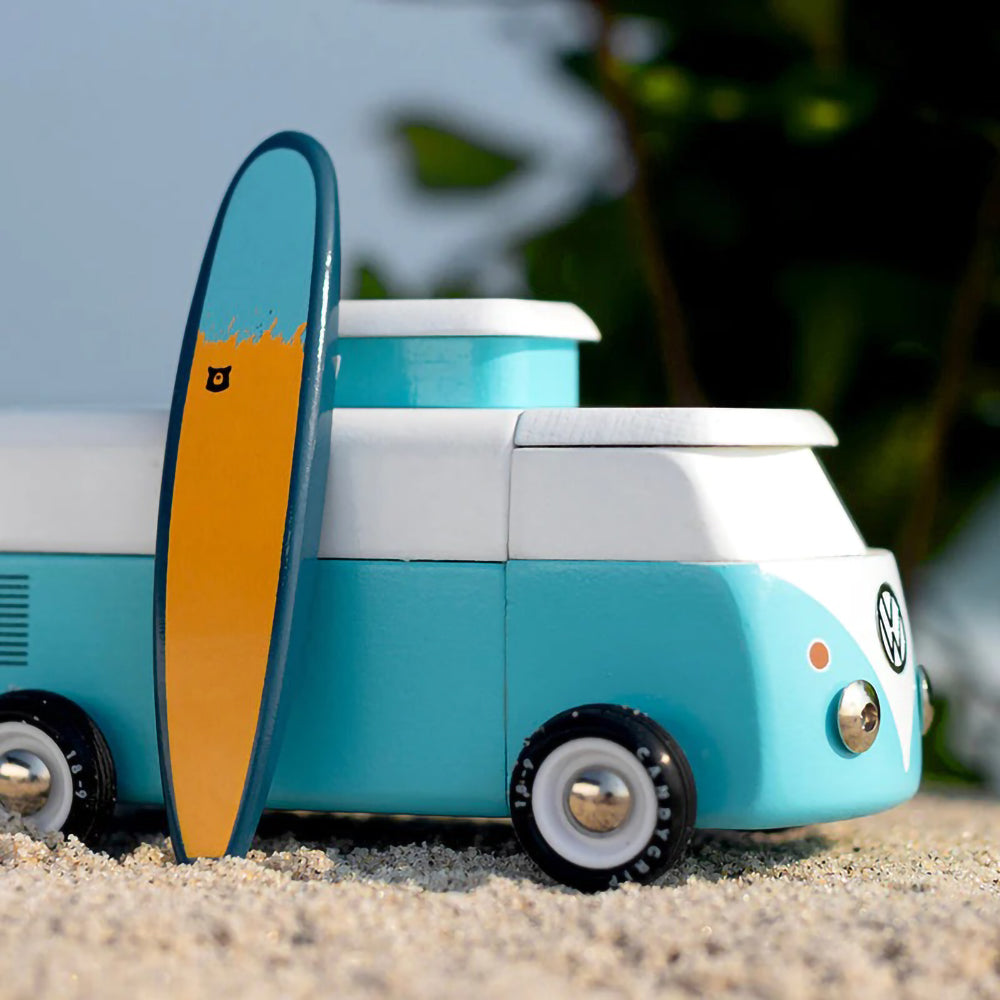 candylab-candycar-tw-beach-bus-ocean