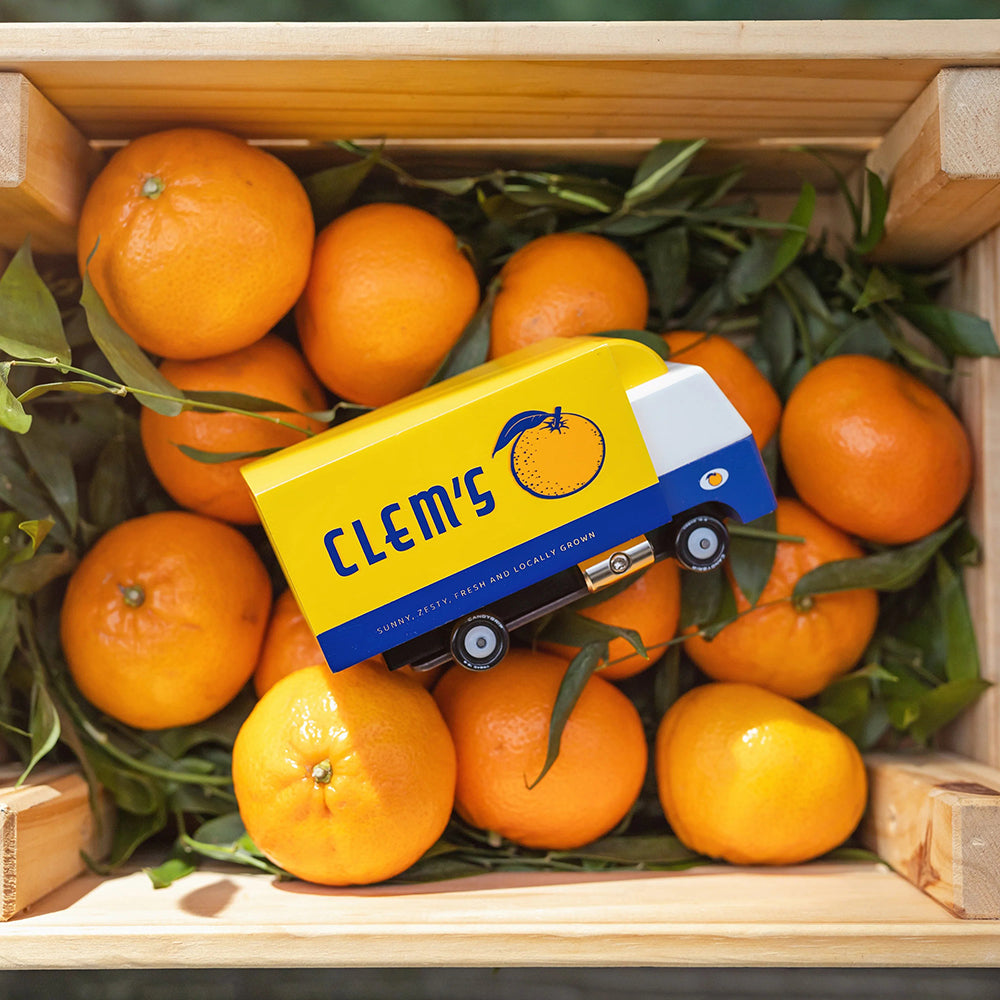 candylab-candytruck-clems-delivery