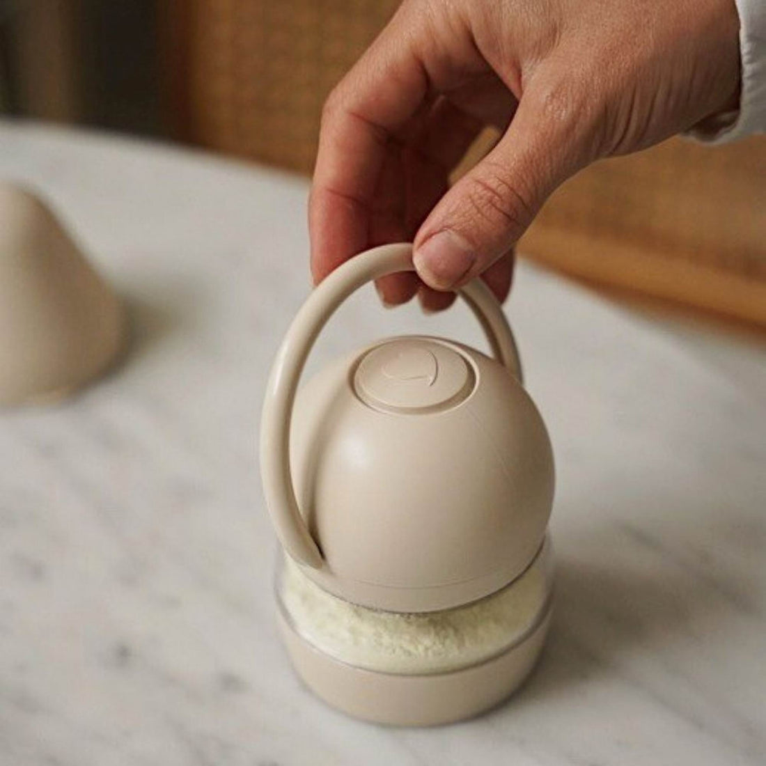 elhee-so-mimi-milk-dispenser-sand-baby-nursery-elhe-9000759-06