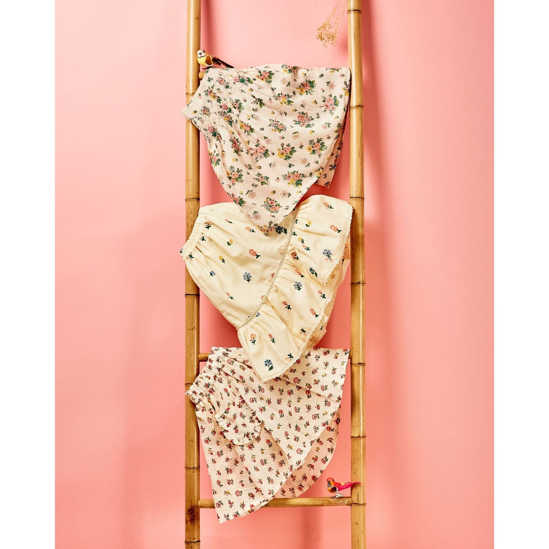 emile-et-ida-jupe-brodee-printemps-rose-printemps-rose-eei-s25ab058-prose-02a