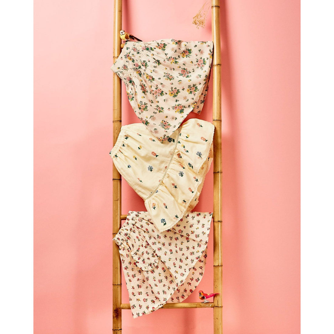 emile-et-ida-jupe-brodee-printemps-rose-printemps-rose-eei-s25ab058-prose-02a