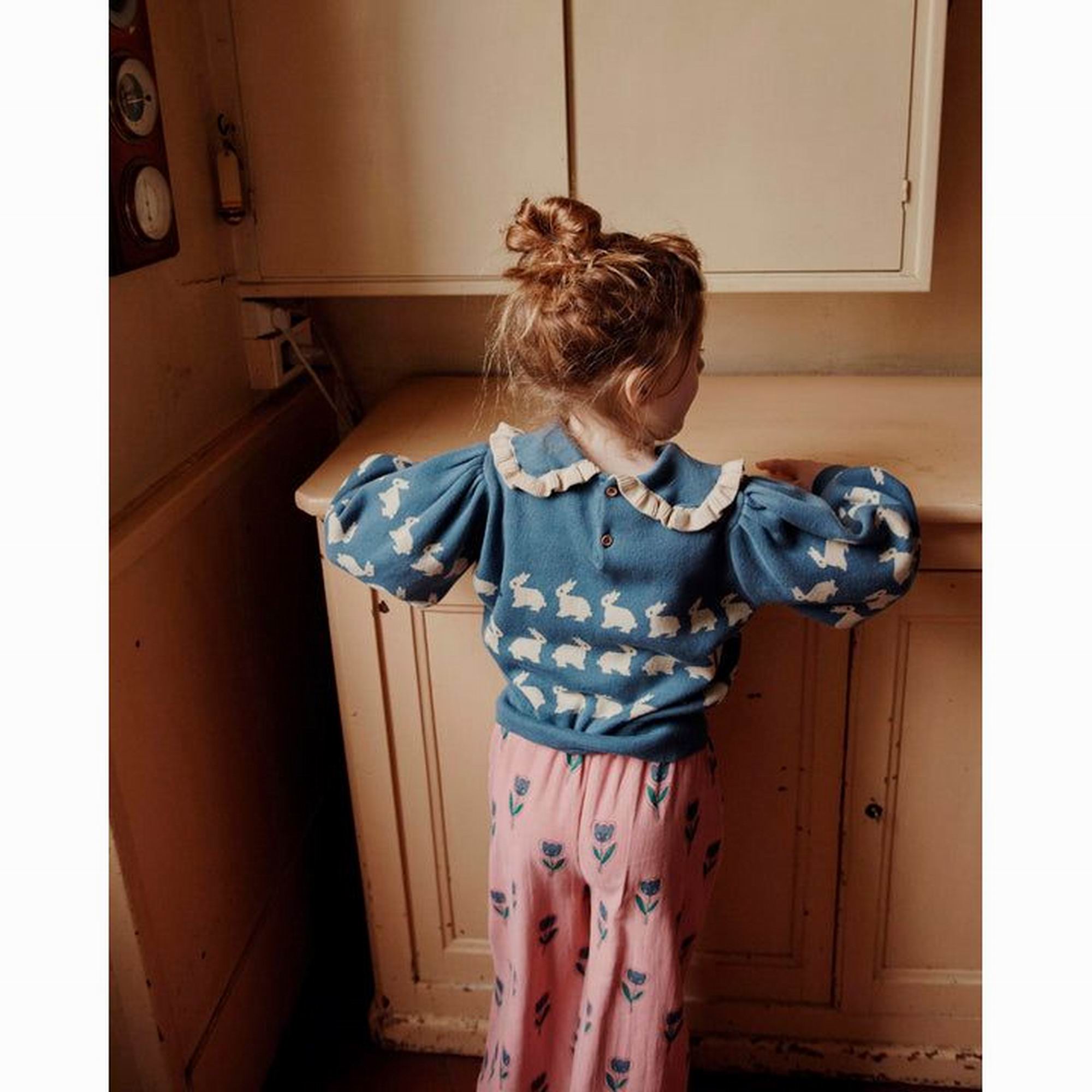 emile-et-ida-rabbit-pullover-lapin-bleu-clothing-wear-fashion-eei-w24aa123-lb-12m-09